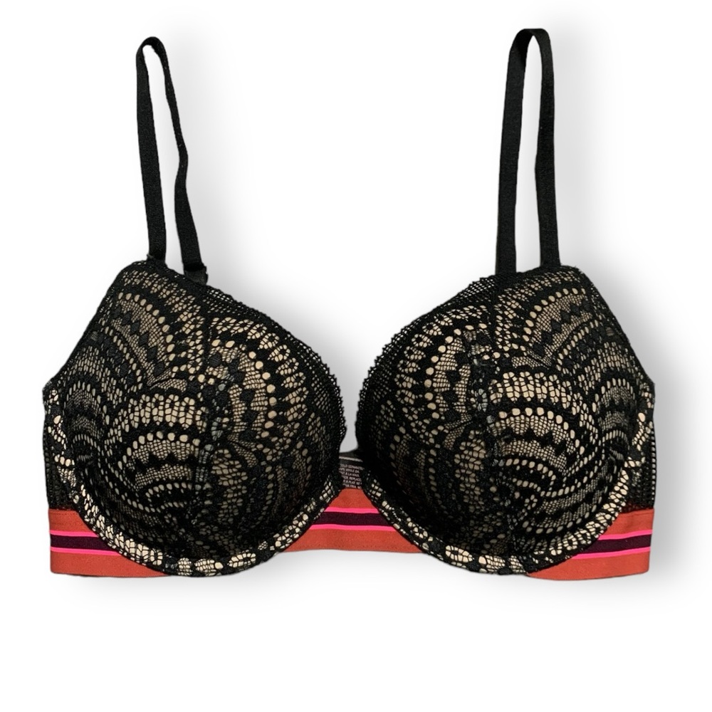 Victoria’s Secret Black & Nude Lace Very Sexy Push Up Bra Contrasting Band 32D